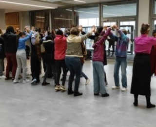 [Vidéo] El carnavalito au collège de Tréfaven