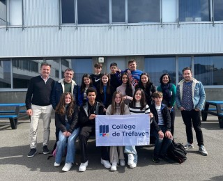 Una delegación española en el colegio